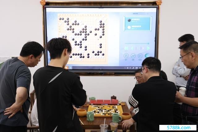 围不雅高东说念主联棋